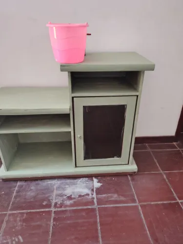 Rack Antigo com Porta de Vidro - Ideal para Reforma