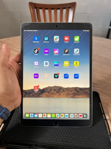 Troco por notbook iPad Pro 10.5" (2017) 512GB Space Gray - Com Detalhes (Leia o Anúncio)