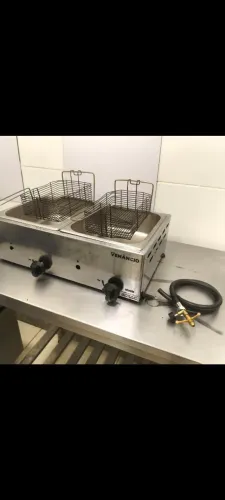 Fritadeira Venâncio 2 cubas. 9,6L a gás
