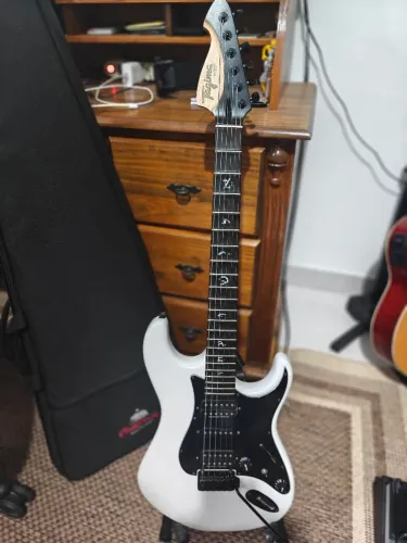 Guitarra Tagima JA3 única no Brasil