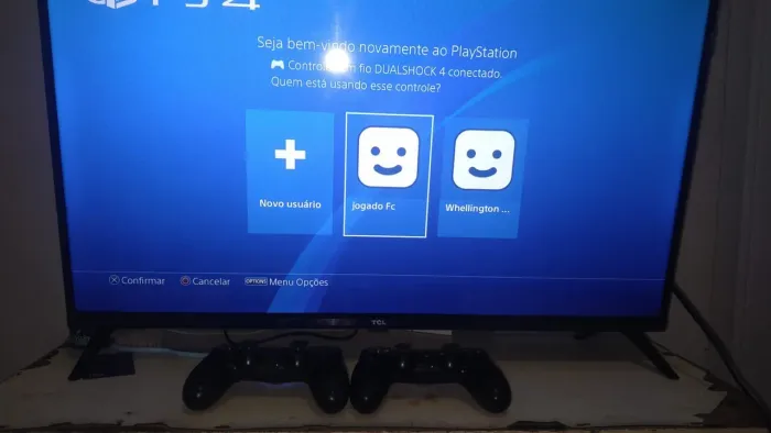 Vendo ps4 2 controle