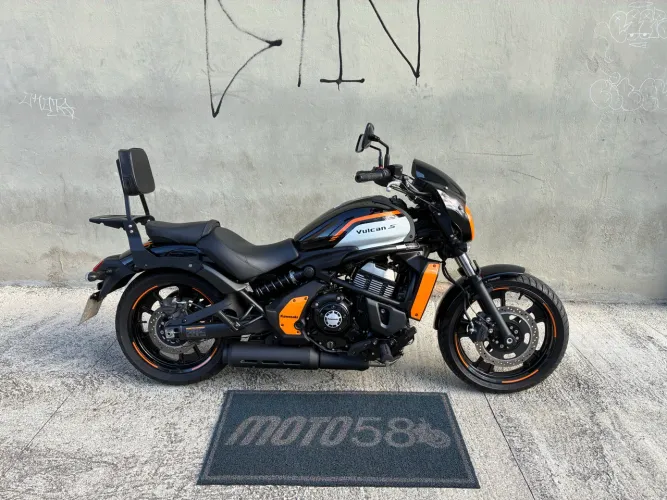 Kawasaki Vulcan 650 S ABS 2022/22 com apenas 9.600 km