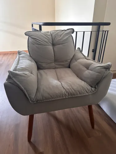 Poltrona cinza seminova