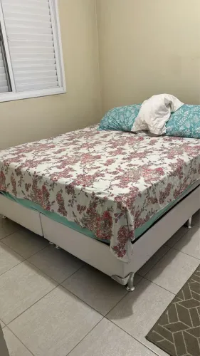 Cama de casal Queen