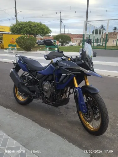 Vendo Suzuki vstrom DE 800 super nova