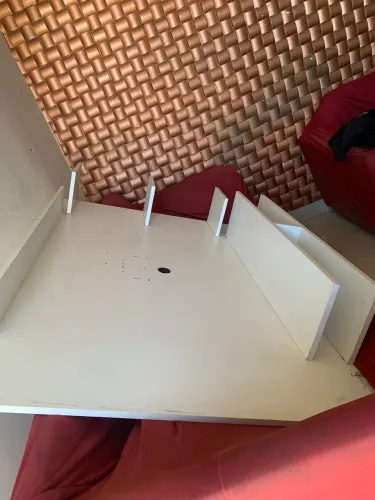Painel para TV Branco com Nichos e Passa-Fios - R$130