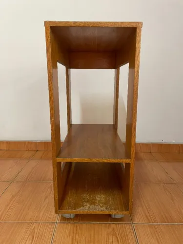 Porta Equipamentos de Computador - Madeira