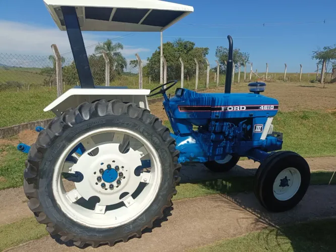 Trator Ford 4610
