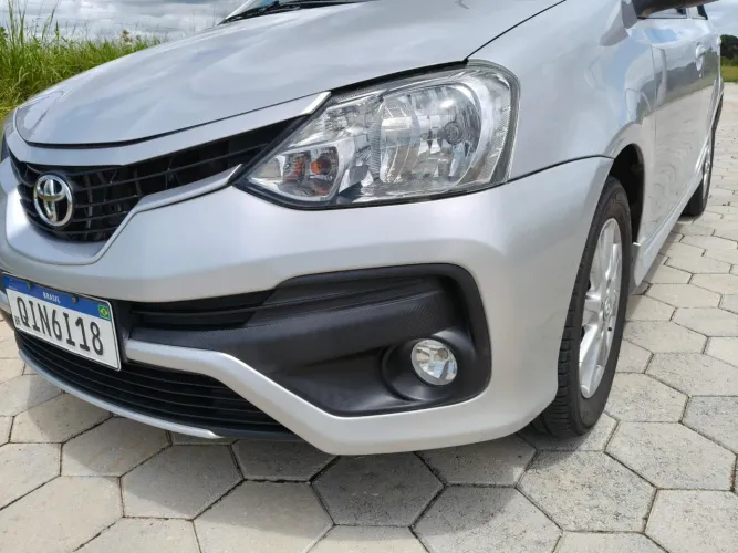 Vendo Etios XLS sedan 1.5 aut impecável. 