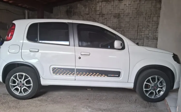 Fiat Uno Sporting 1.4 EVO Fire Flex 8V 4P 2014