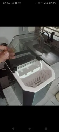 Máquina de gelo portátil