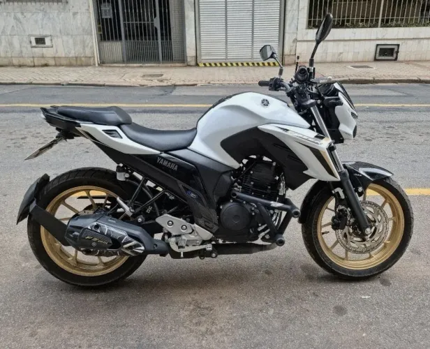 Vendo ou troco por PCX. Fazer 250 em ótimo estado!