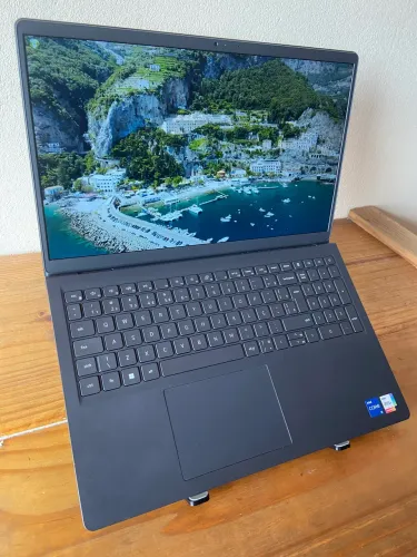 Notebook Dell i5 13ª Geração / IrisXe Graphics / 24GB RAM / 512GB SSD / Tela 15.6? FullHD