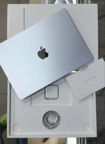 Macbook air m4 16gb / 512gb LOJA FÍSICA saúde da bateria 100% ( 13 polegadas 16 / 512 )