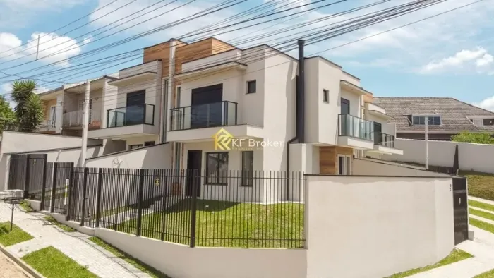 Sobrado de Esquina à Venda, com 3 quartos Atuba, Curitiba/PR