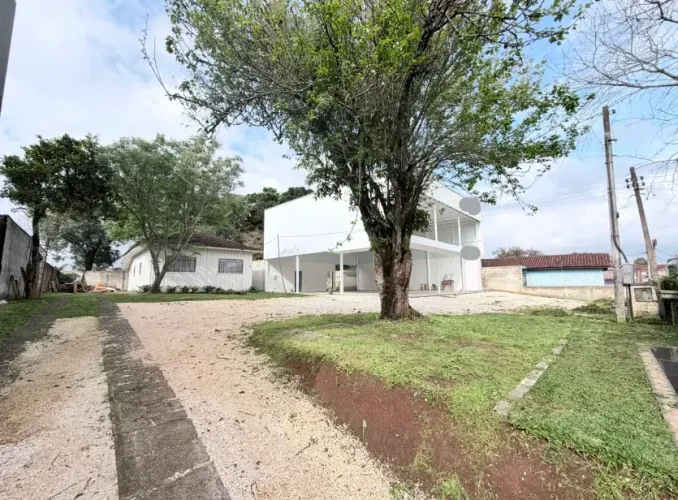 Grande oportunidade comercial, espaço, visibilidade e amplo estacionamento.