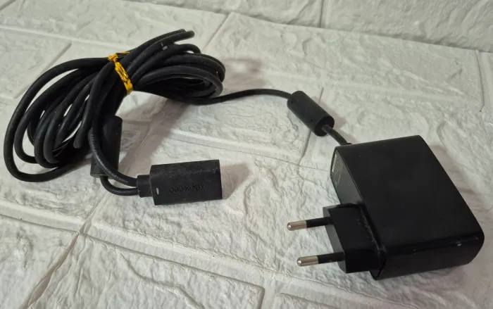 Fonte Adaptador de Alimentação para Kinect Xbox 360. 