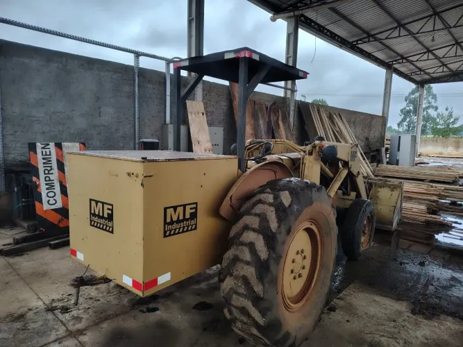 Carregadeira MF 65R