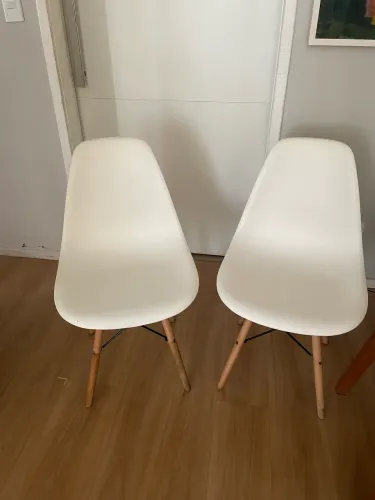 Kit com 2 Cadeiras Tok&Stok Brancas