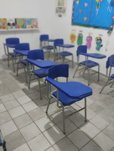 Cadeiras escolares 10 unidades