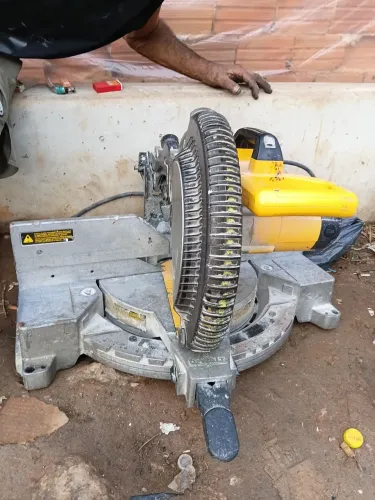 Policorte dewalt dw 715