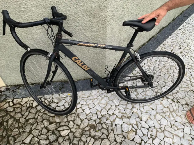 Vendo uma bicicleta Caloi speed com uma boa parte dela SHIMANO