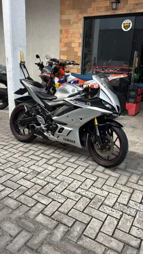 Yamaha R3