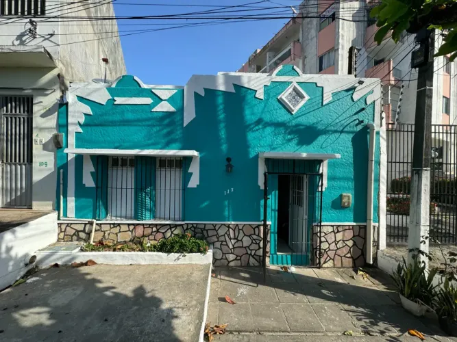 Casa para venda possui 184 metros quadrados com 3 quartos em Farol - Maceió - Alagoas.