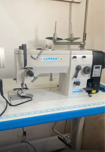 Máquina de costura zig zag