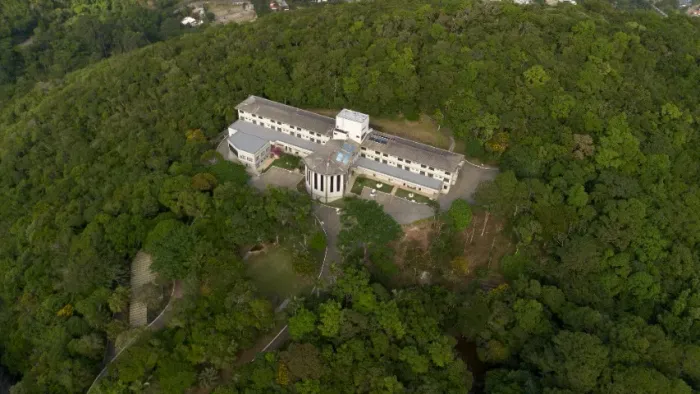 Recanto Champagnat contrata aux de limpeza