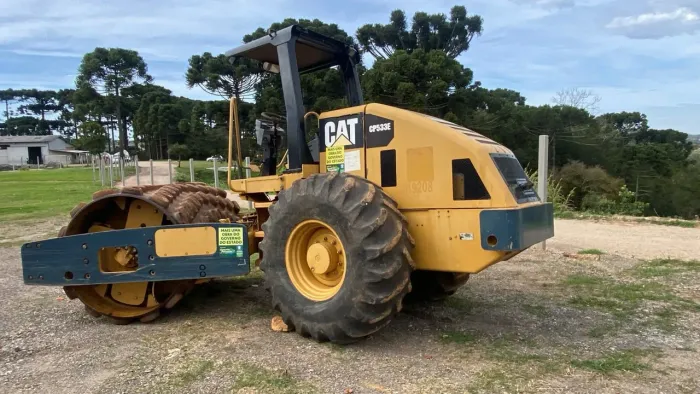 Rolo Compactador Caterpillar CP533-E