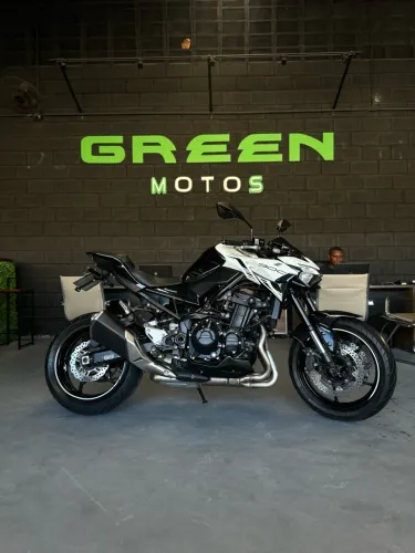 KAWASAKI Z900 (GREEN MOTOS)