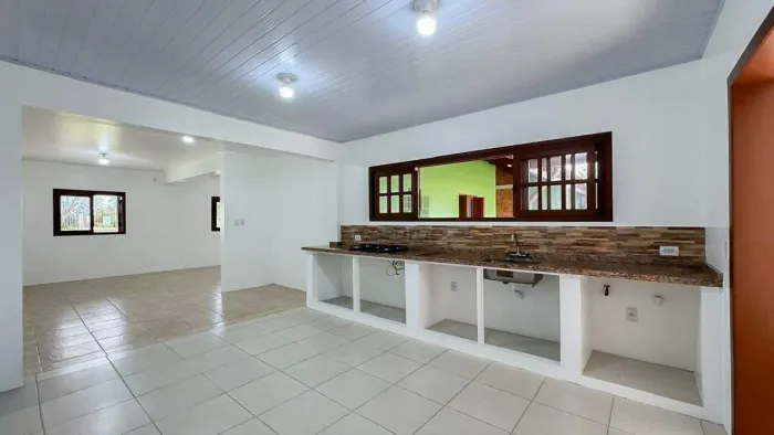 Casa residencial com 3 quartos para aluguel no Laranjal, em Pelotas
