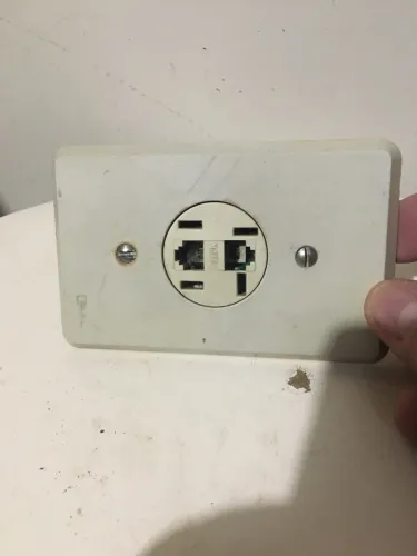 Tomada 3 vias para telefone RJ 11 