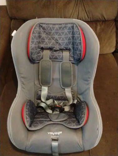Cadeirinha de Bebe Voyage Status (0 a 36kg) - Versatil e Segura<br>