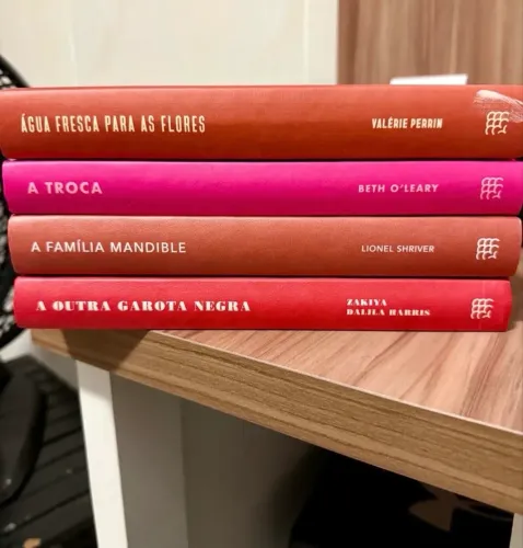 Livros Clube Intrínsecos - 26 títulos (R$50 cada)