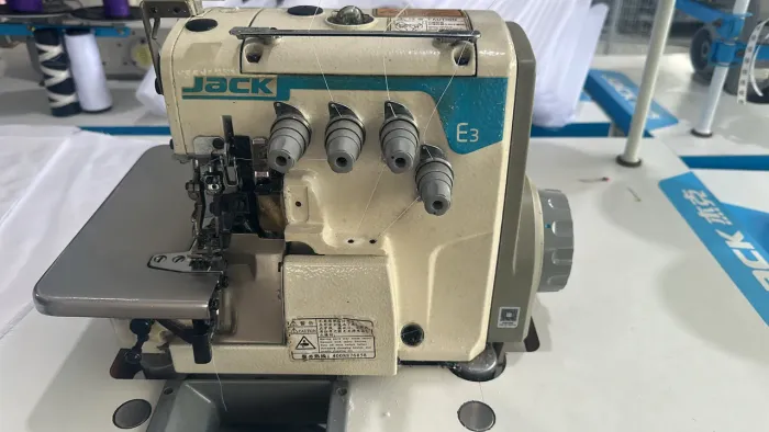 Máquina de costura Reta, overloque, Botoneira, caseadeira, colarete, direct Drive