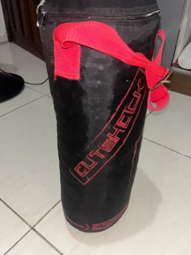 SACO DE BOXE + SUPORTE DE PAREDE