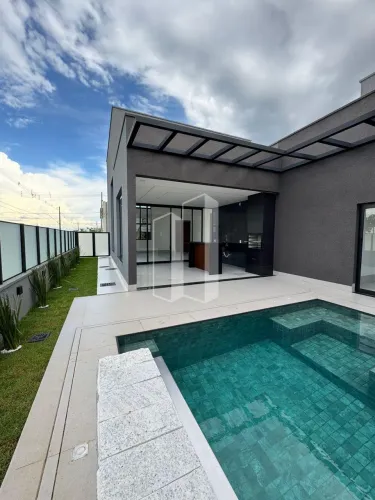 Casa de Condomínio em Terras Alpha Residencial 1 - Senador Canedo, GO