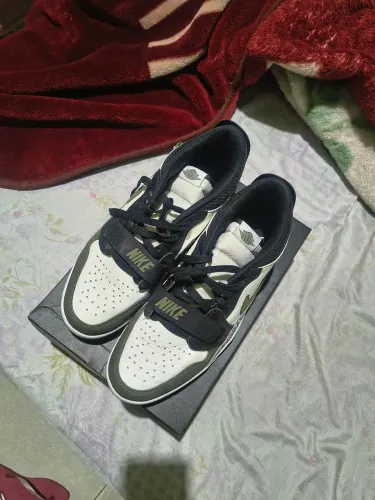 Tênis NIKE Air Jordan legacy low.
