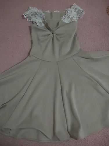 vestido bege