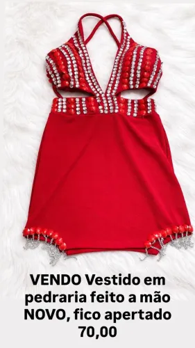 Vestido Vermelho Com Pedraria Feita a Mão