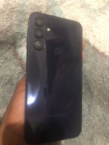 Samsung A15 128Gb tela trincada porem pegando tudo normal 