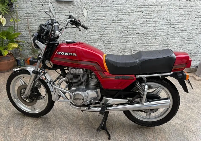 CB 400 Placa Preta.