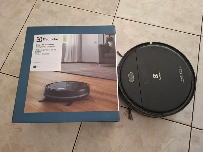 Aspirador robo Eletrolux.