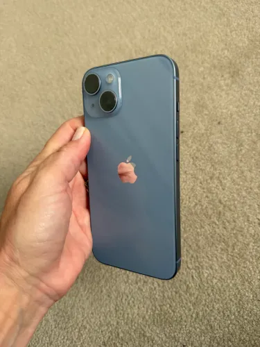 iPhone 14 com bateria 95%