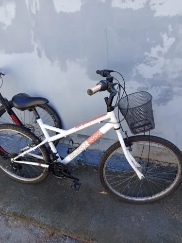 Bike Caloi com marcha 