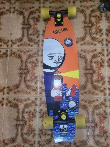 Skate Longboard Cruiser Kronik Tailfish Art 32" - Perfeito Estado