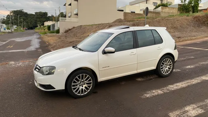Volkswagen Golf Sportline 1.6 MI Total Flex 8V 4P 2013
