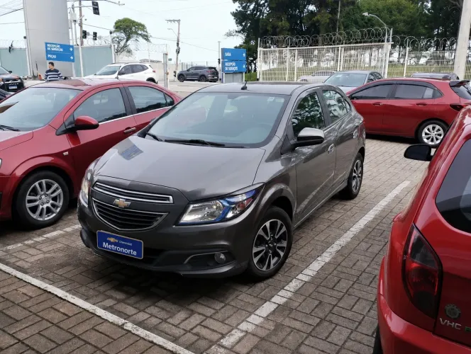 Chevrolet Onix Hatch LTZ 1.4 8V Flex Power Mec. 4P 2015